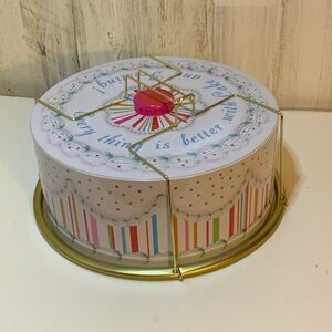 Colorful Striped Cake Carrier